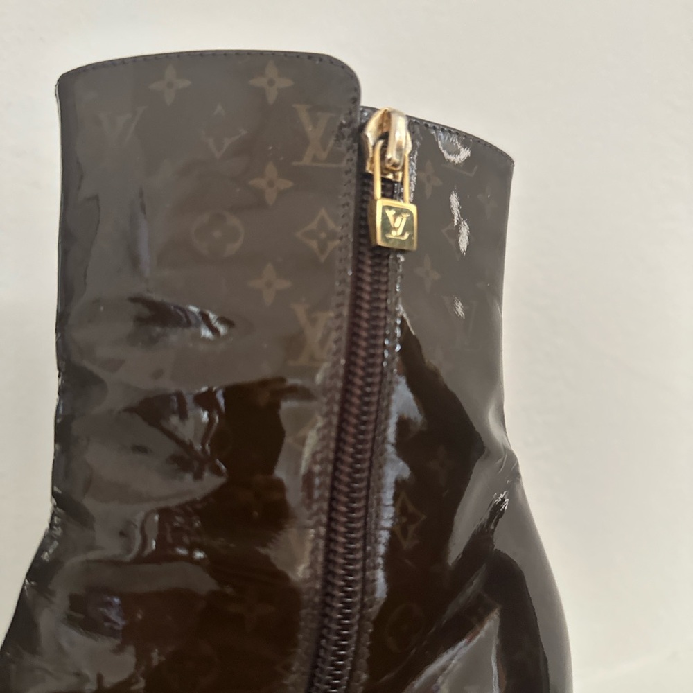 LOUIS VUITTON 🔒 LV Monogram Brown Patent Ankle Boots with Lock Charm Zip Sz 37.5 - Picture 3 of 11